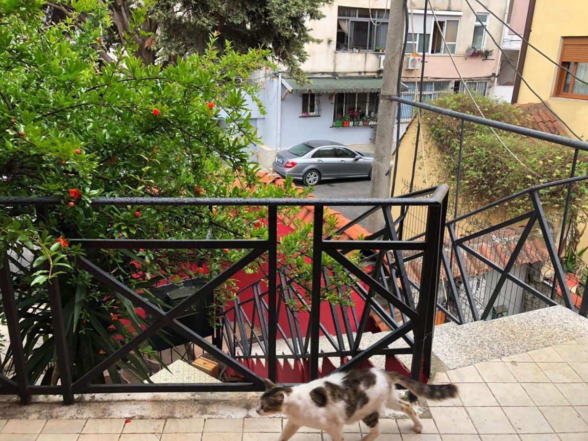 Red Goat Hostel Tirana Exterior photo